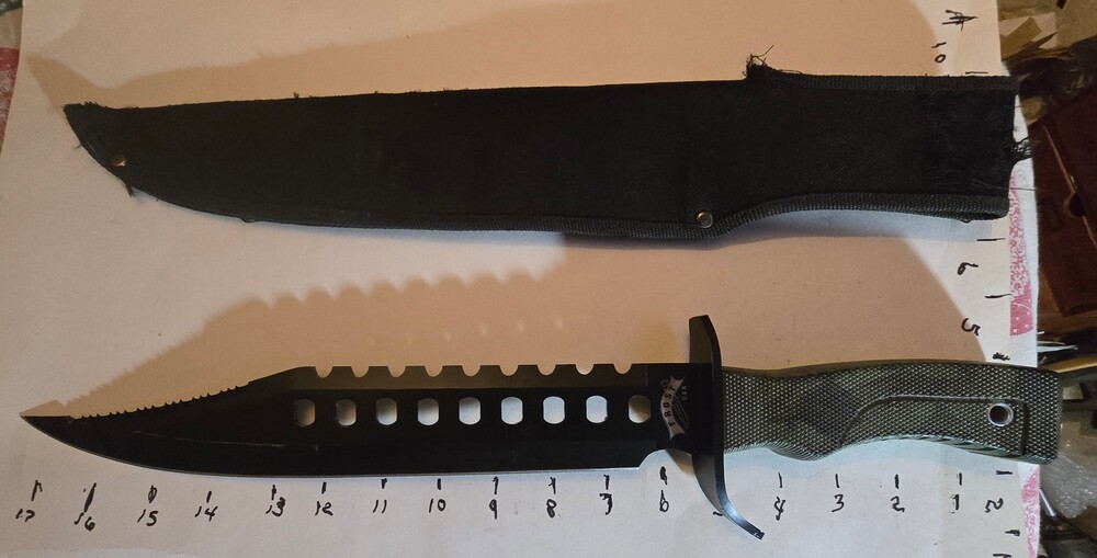 Frost Fixed Blade Knife Black Blade Green Handle with Sheath